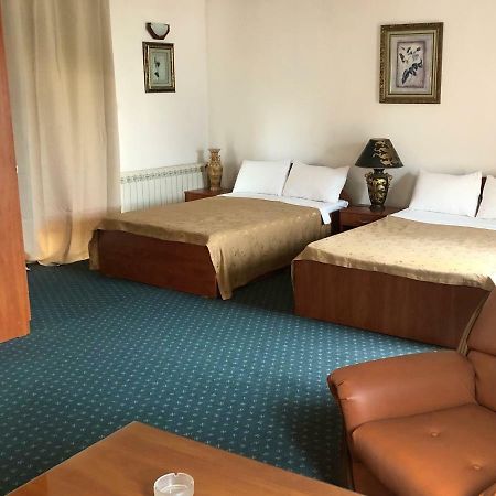 סקופיה Hotel Vergina מראה חיצוני תמונה